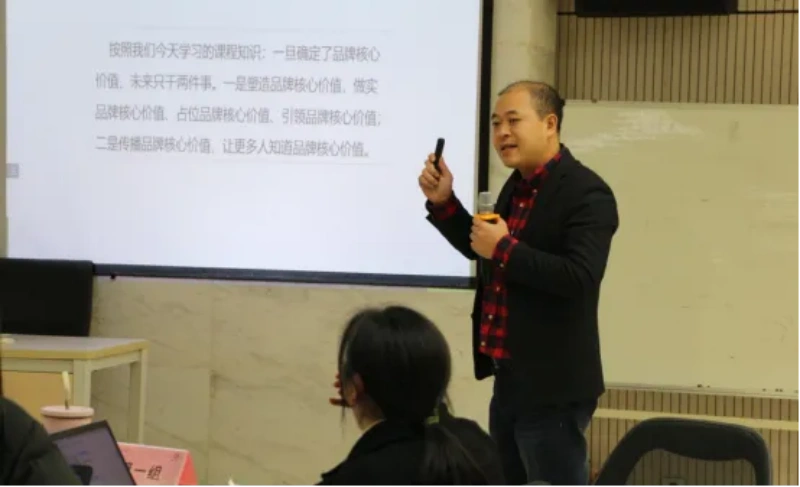 南方略咨詢?yōu)橹袊?guó)木門領(lǐng)導(dǎo)者品牌歐派木門【603208】提供品牌核心價(jià)值戰(zhàn)略內(nèi)訓(xùn)服務(wù)2