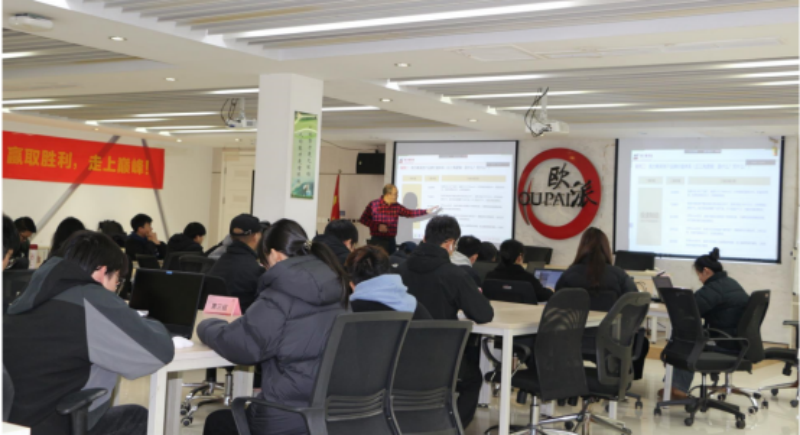 南方略咨詢?yōu)橹袊?guó)木門領(lǐng)導(dǎo)者品牌歐派木門【603208】提供品牌核心價(jià)值戰(zhàn)略內(nèi)訓(xùn)服務(wù)4